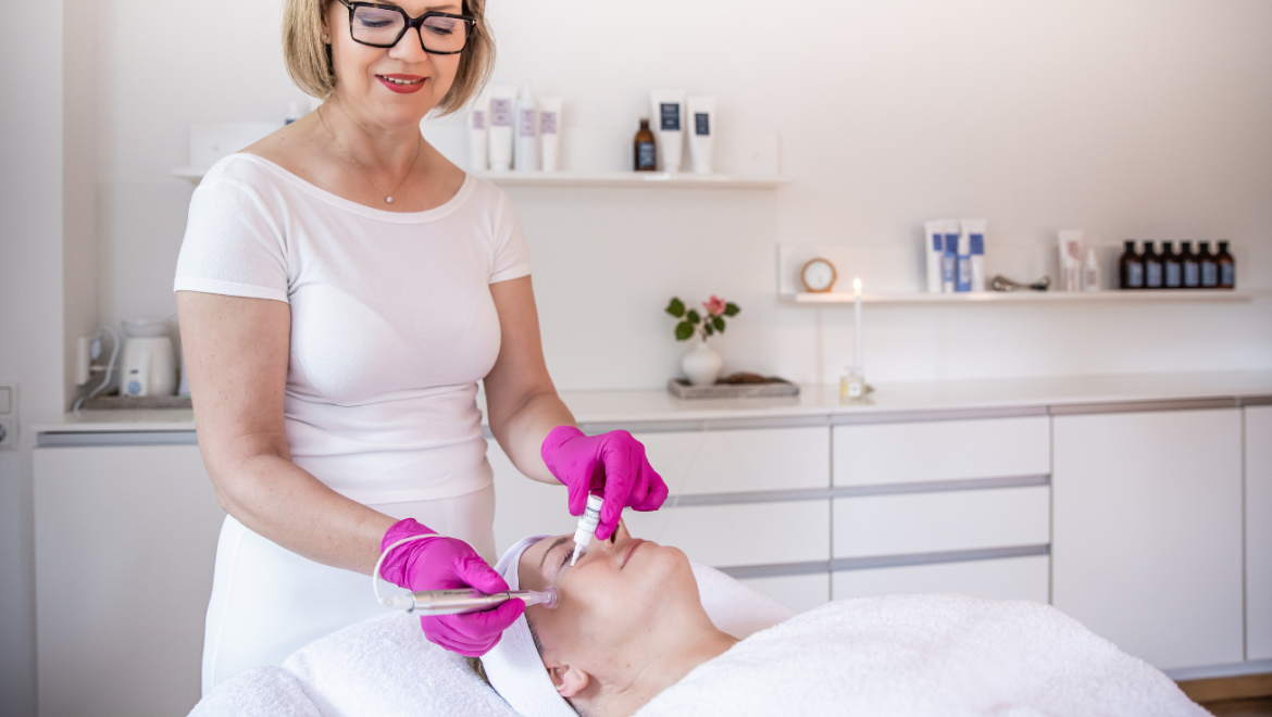 Meta Therapy und Nanoneedling – Zwei sanfte Wege zur Hautverjüngung